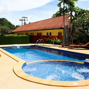 Suksai Buri Resort